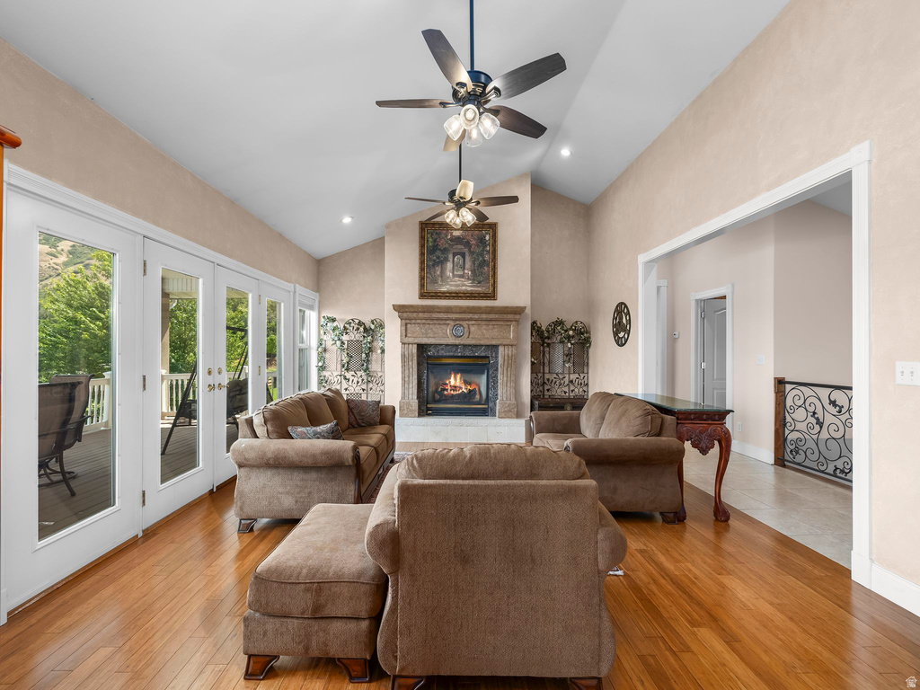 1317 E SOUTH POND CIR photo 3