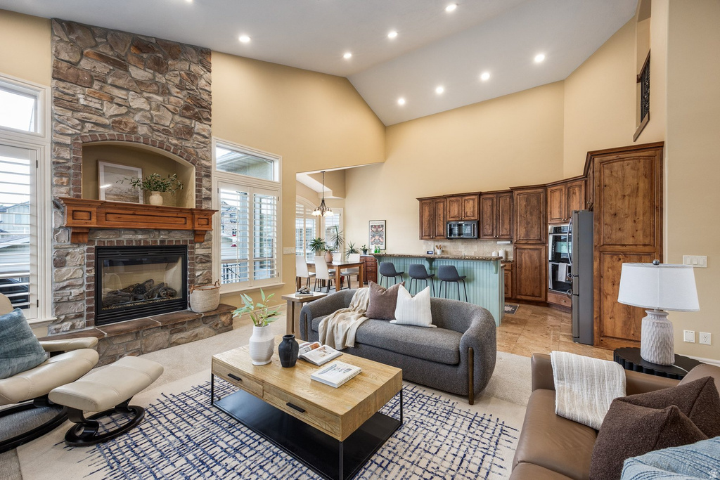 617 E KIRSTYS LN photo 3