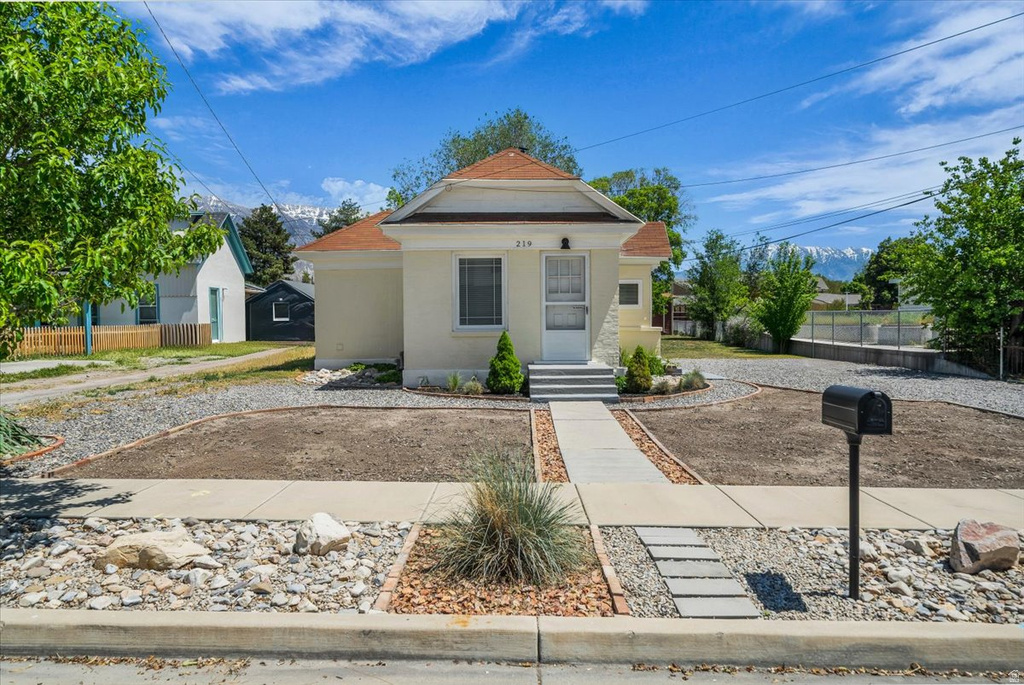 219 S 100 W ST photo 2