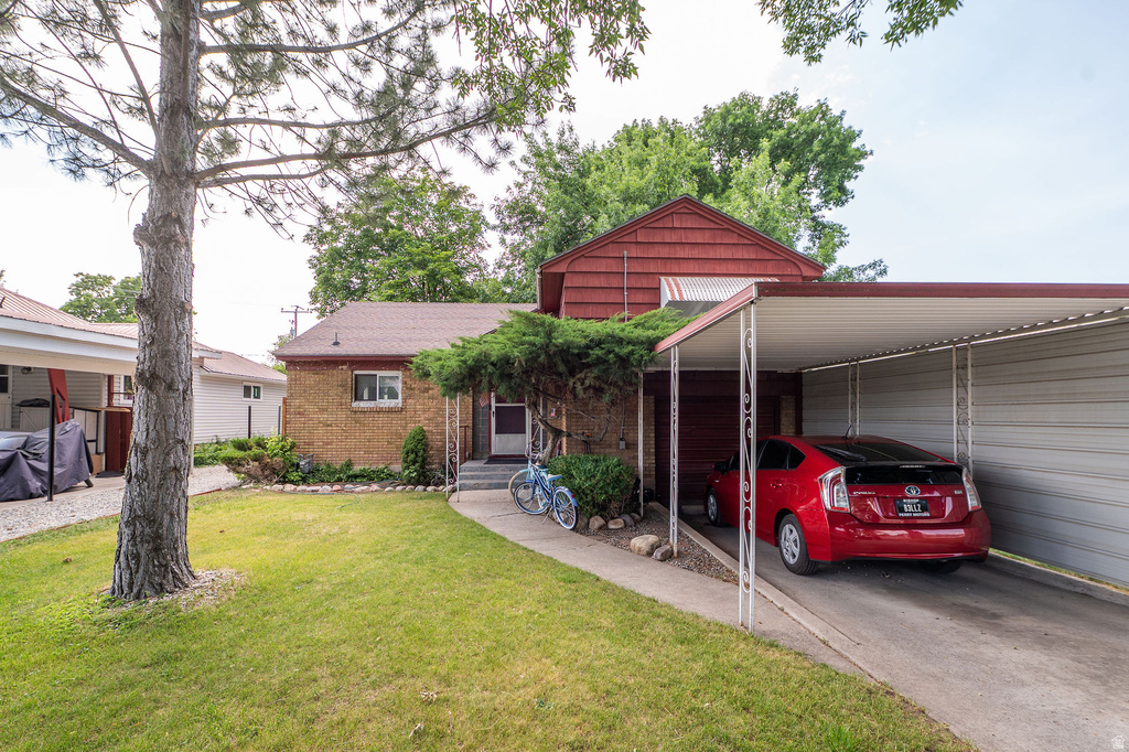 130 S 1ST E photo 3