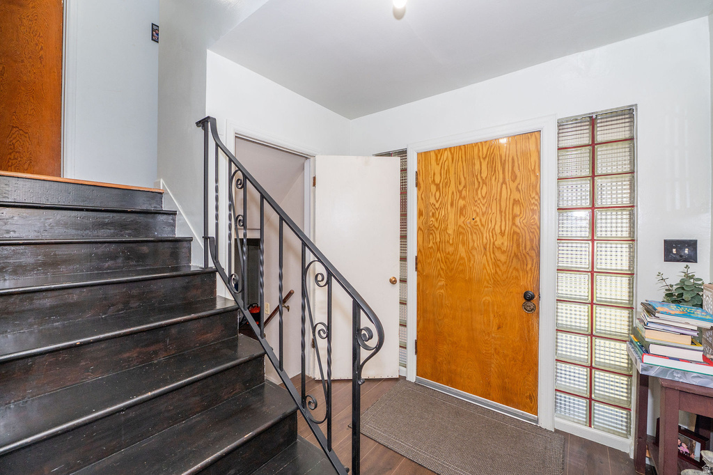 130 S 1ST E photo 5