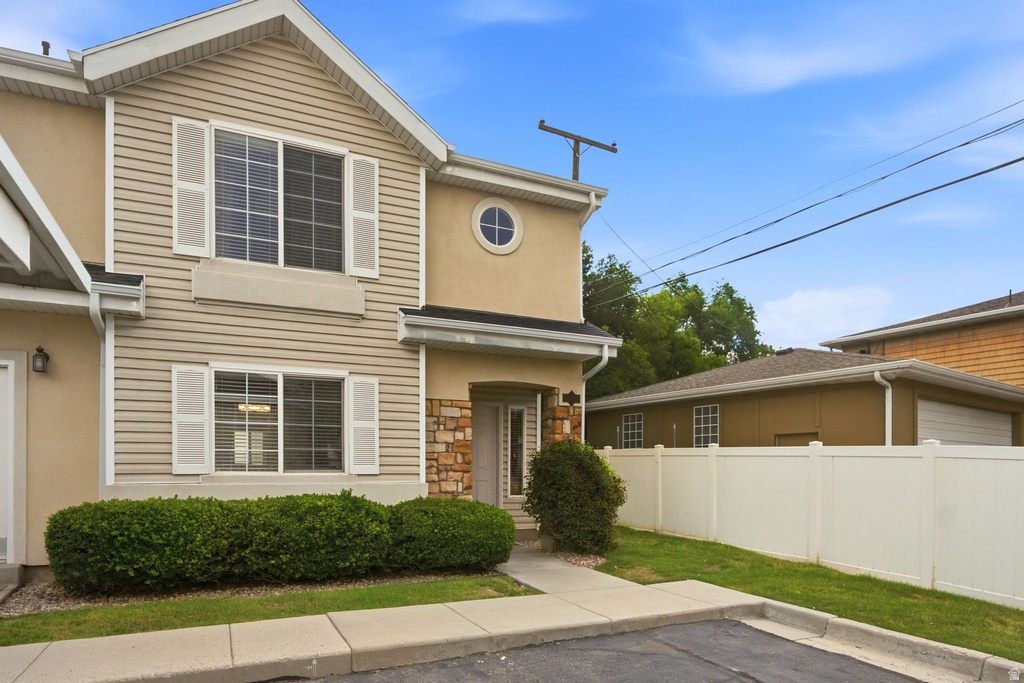 1782 KIERA CT photo 3
