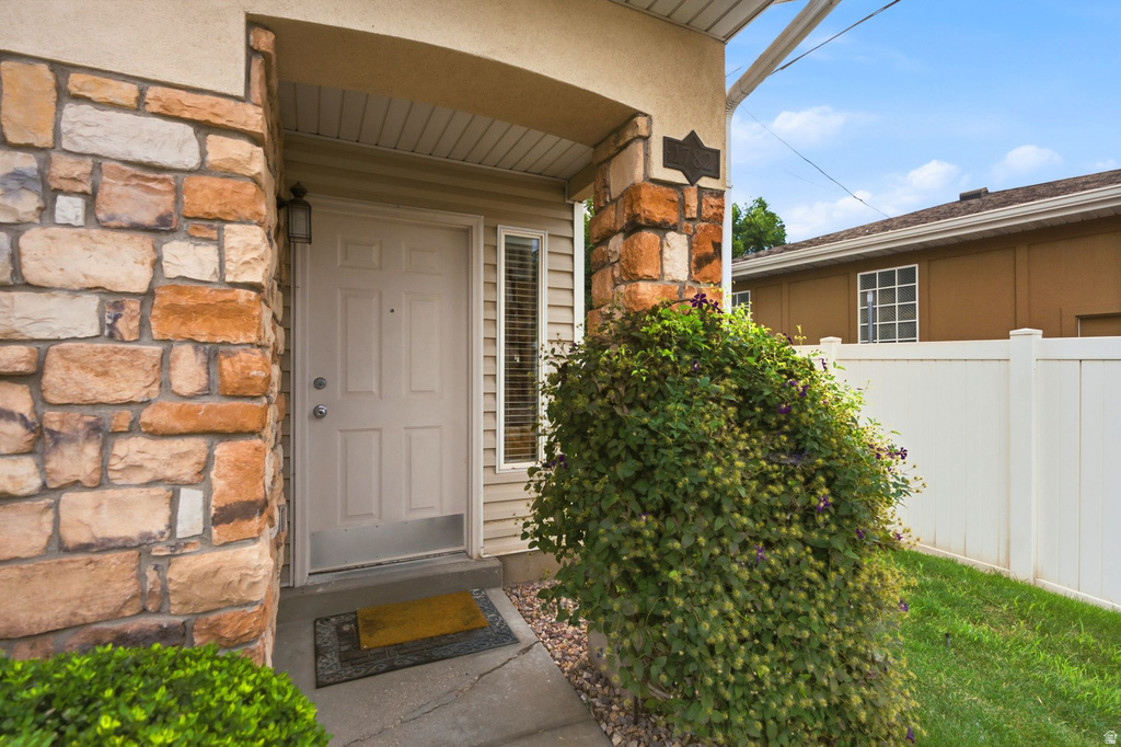 1782 KIERA CT photo 4