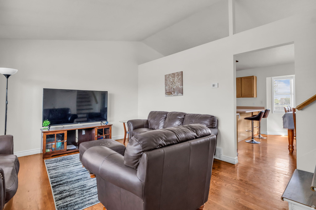 5635 W WALNUT CIR photo 2
