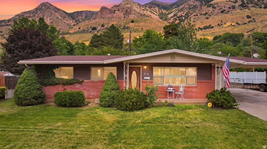 506 HOLIDAY DR photo 2