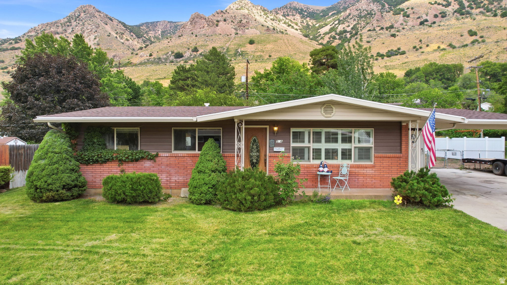506 HOLIDAY DR photo 4
