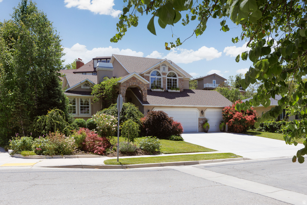 2050 E JOHNSTONE DR photo 3