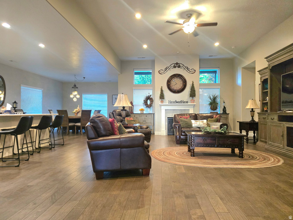 1909 N 690 W photo 4