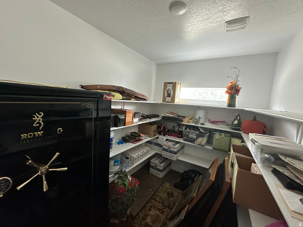 1909 N 690 W photo 4