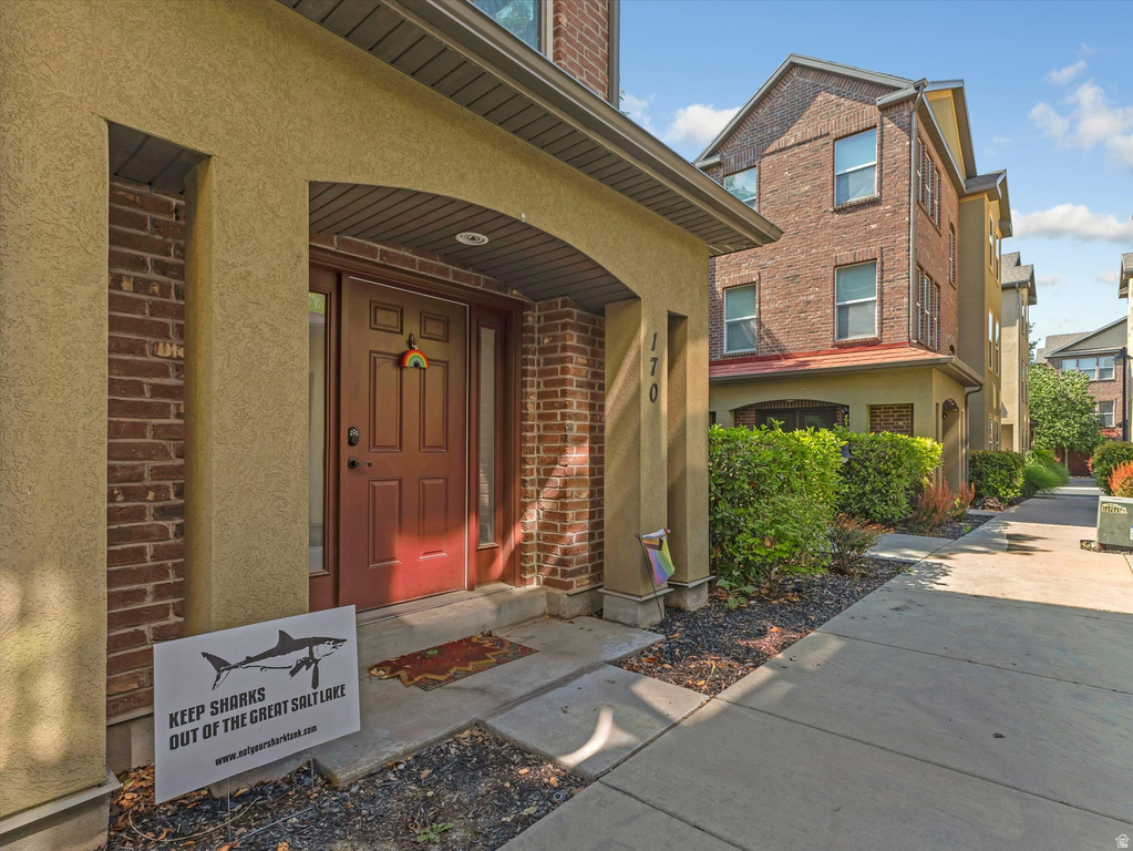 170 W BARRY LINKS WAY photo 3