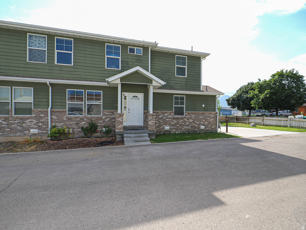 169 E 800 S photo 2