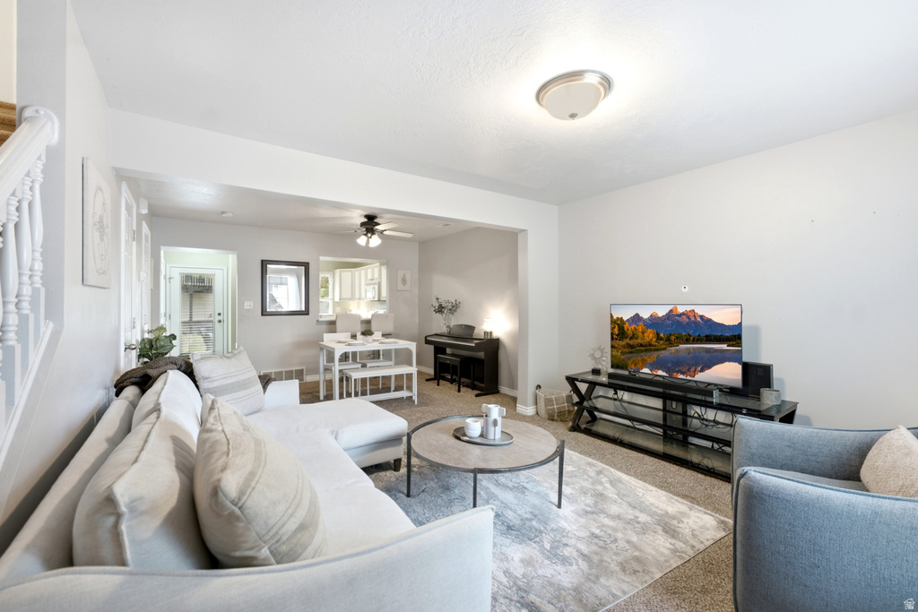 1672 S CANYONWOODS DR photo 4