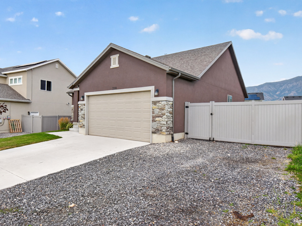 330 GRANITE DR photo 3