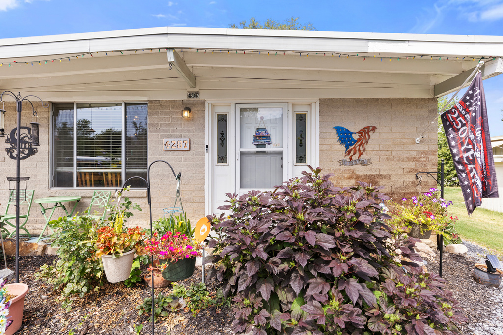 4287 S GRAMERCY photo 2