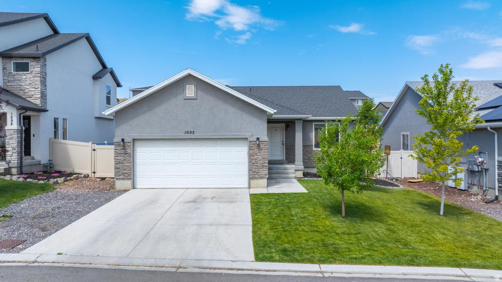1692 S WINDEMERE photo 2