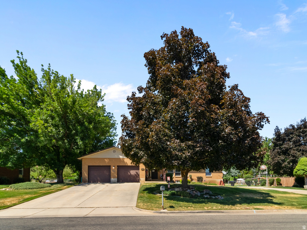 688 W 3750 N photo 2