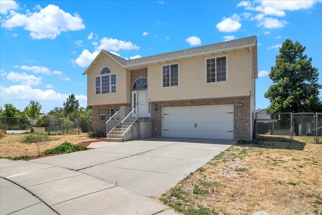 815 E 725 N photo 2