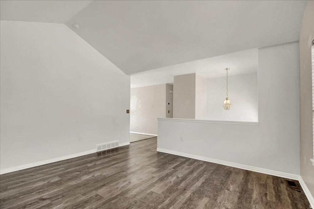 815 E 725 N photo 5