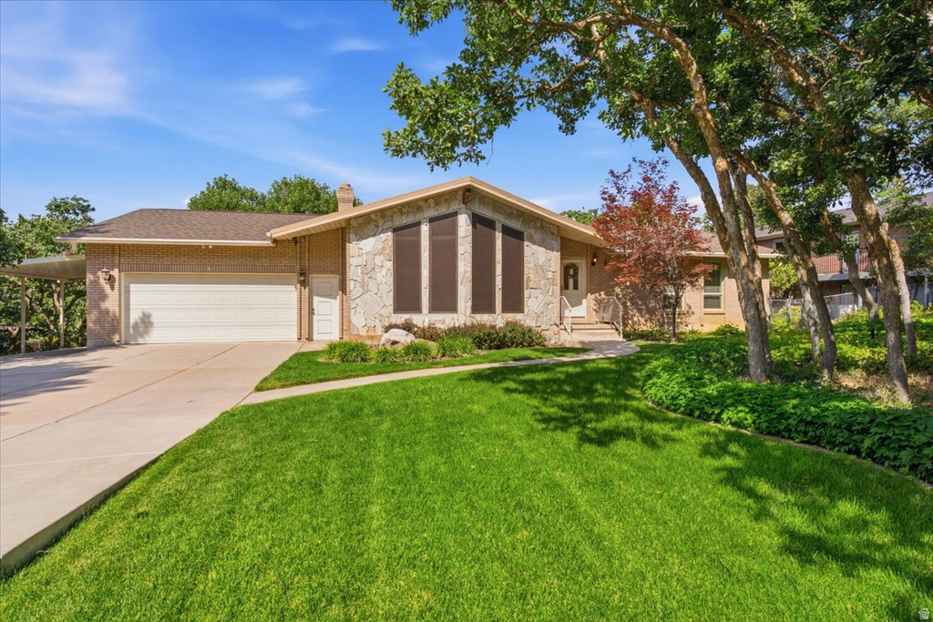 2465 E WOODLAND DR photo 2