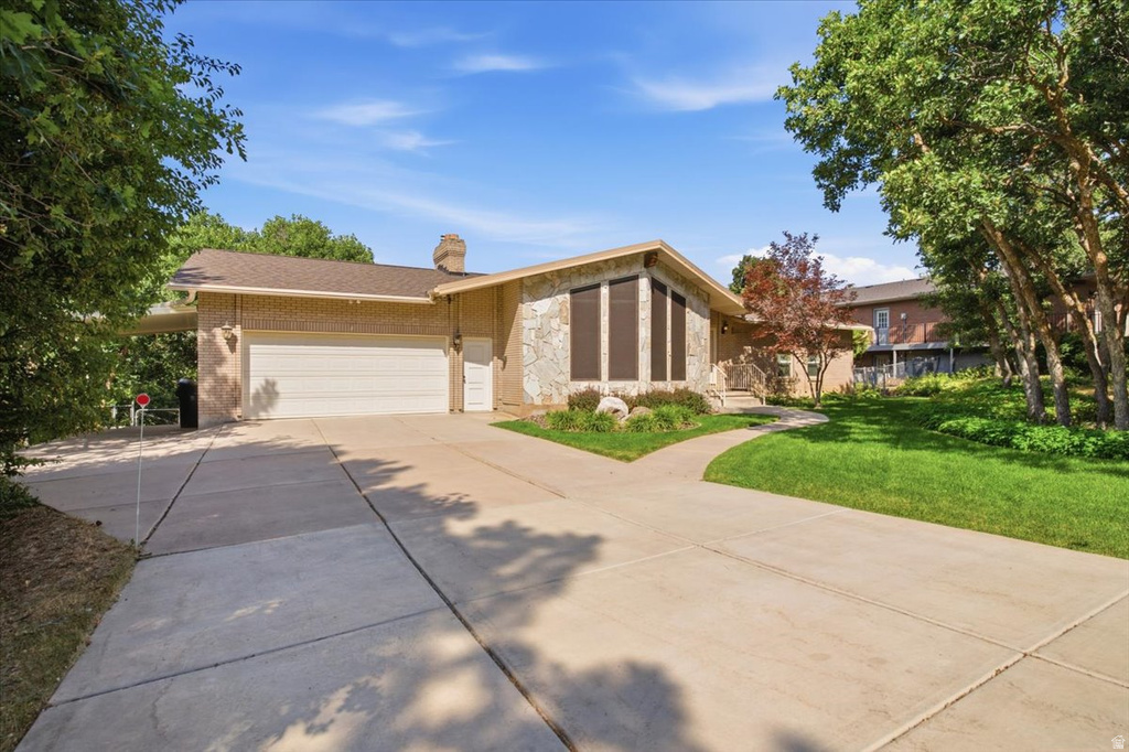 2465 E WOODLAND DR photo 3
