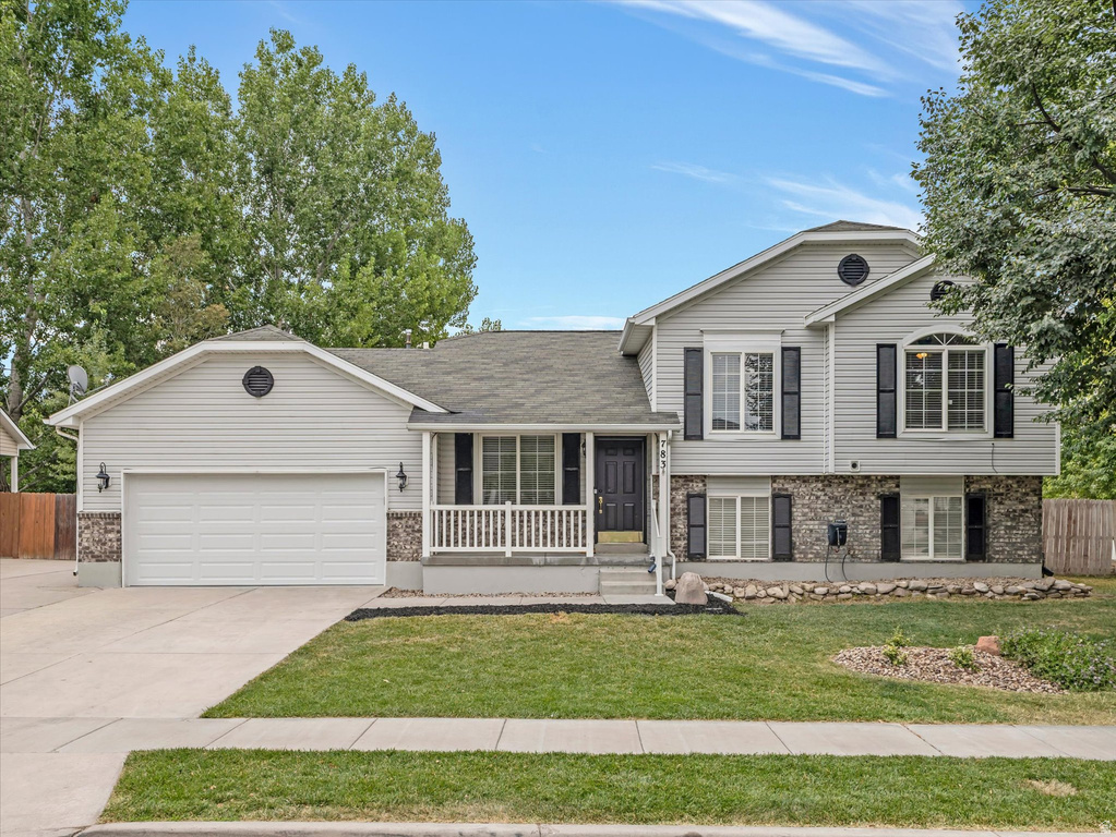 783 COUNTRY CLUB DR photo 3