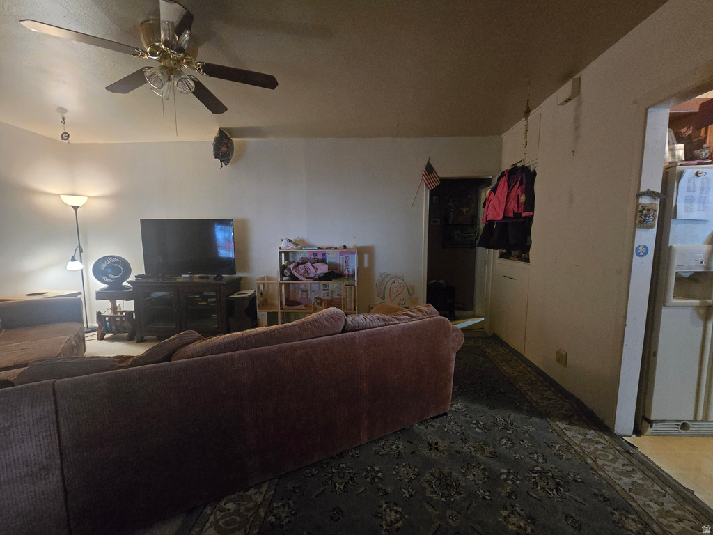 1530 CHILDS AVE photo 4