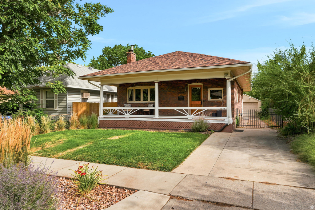 1019 E BYRAN AVE photo 3