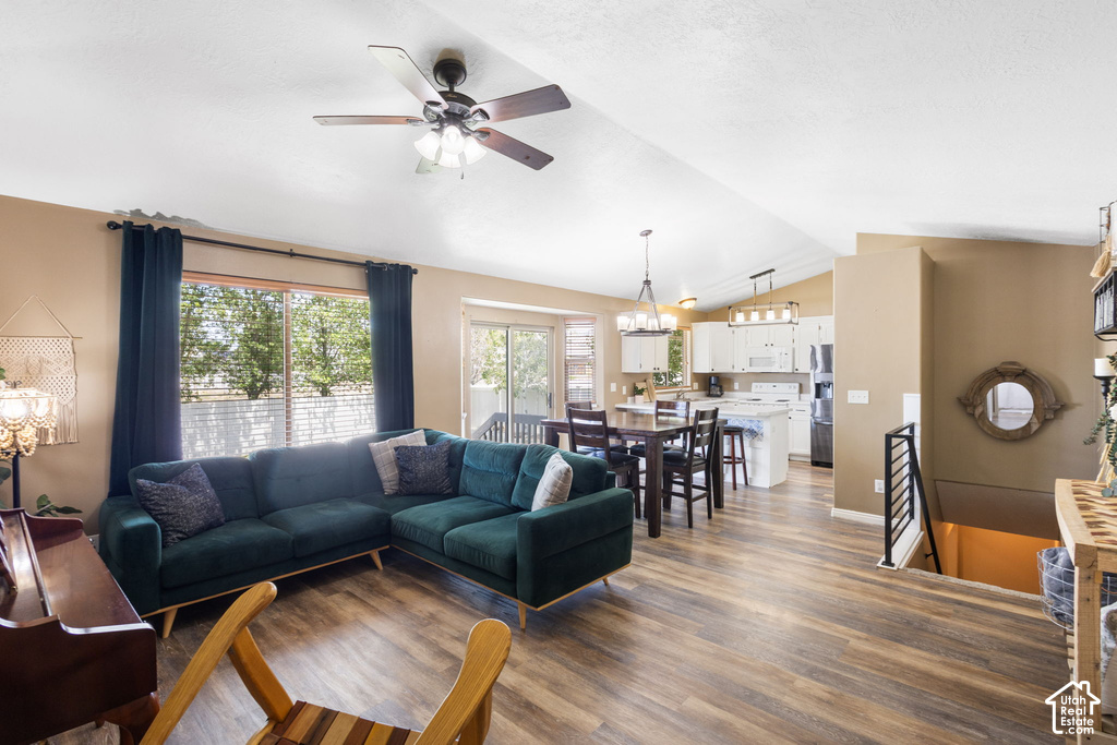 2117 E PARTRIDGE LN photo 3