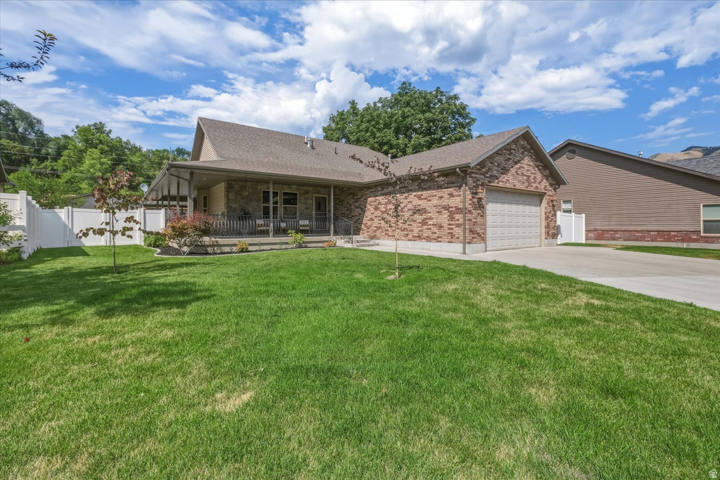 689 E APPLE DR. N photo 3