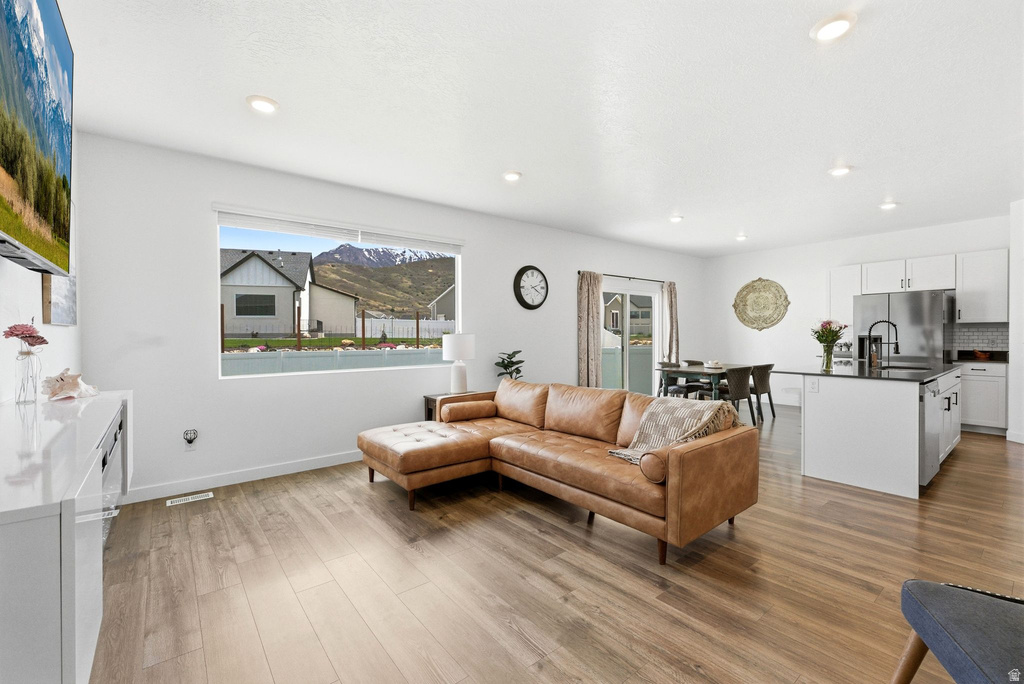 1209 S RED CLIFF DR photo 5