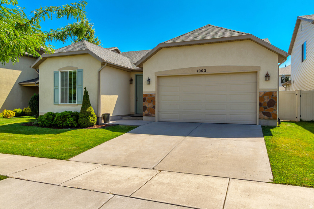 1002 N SKIPTON DR photo 2