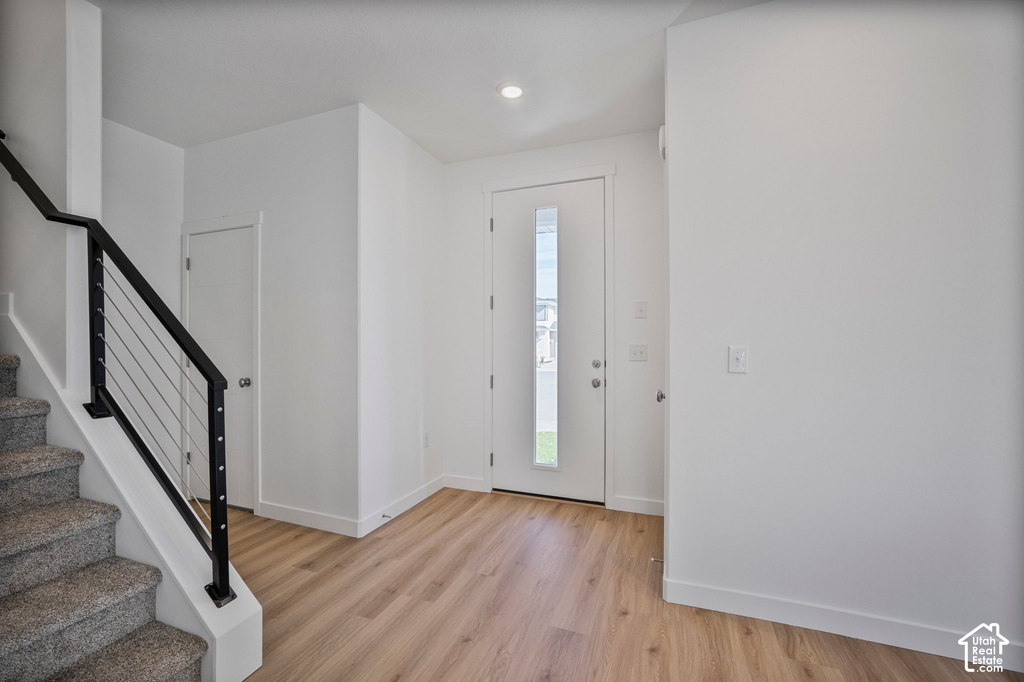 227 W WATERSTONE CIR photo 3