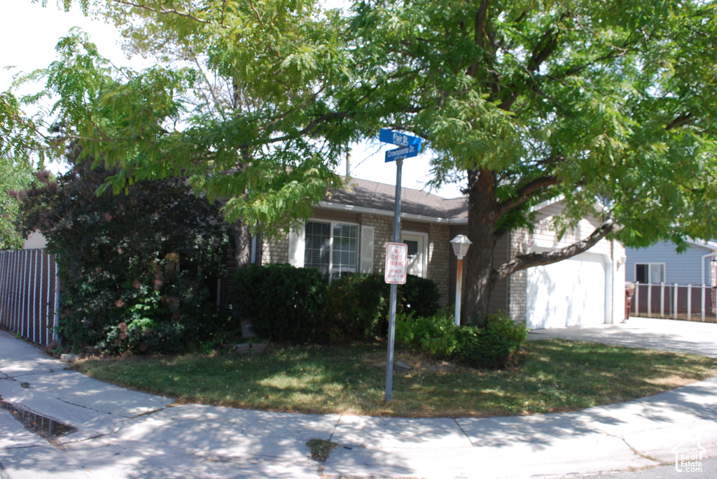 2917 S FLAIR ST photo 3