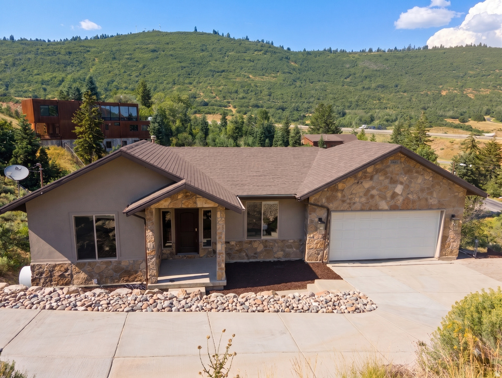 150 N CRESTVIEW DR photo 2