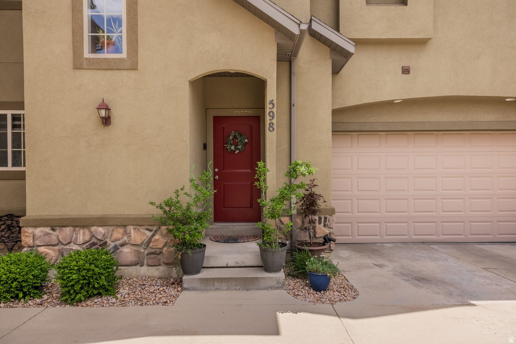 598 E WYNGATE POINTE S LN photo 2