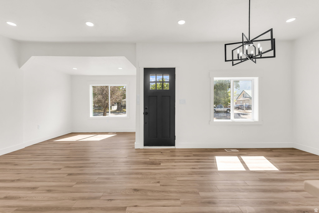 2067 QUINCY AVE photo 3