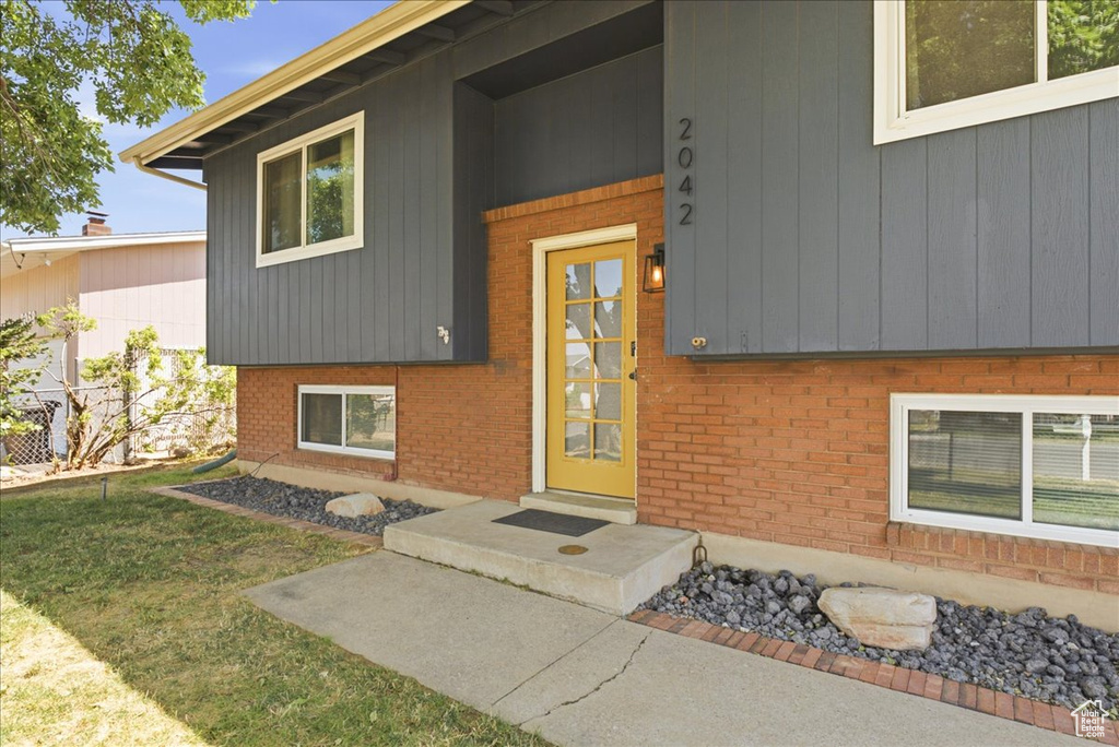 2042 N 630 W photo 4