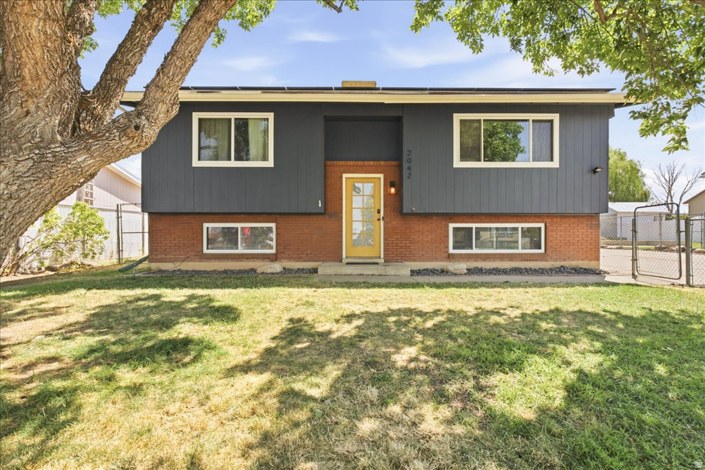 2042 N 630 W photo 2