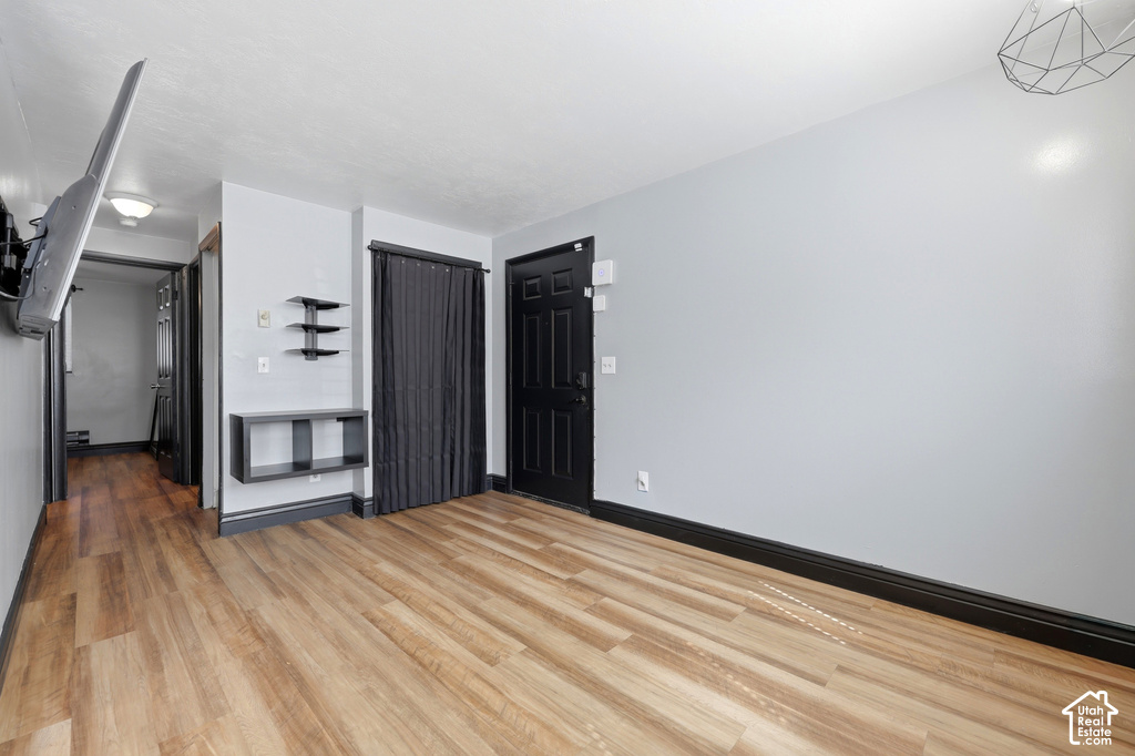 217 S FOSS ST photo 2
