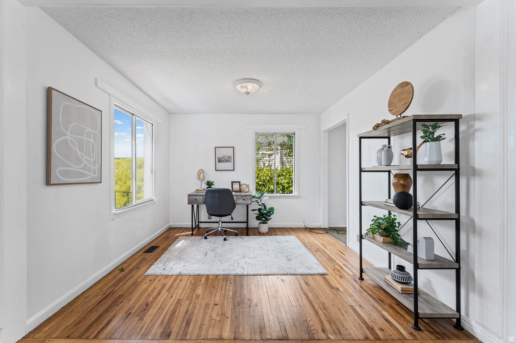 1228 IOLA AVE photo 4