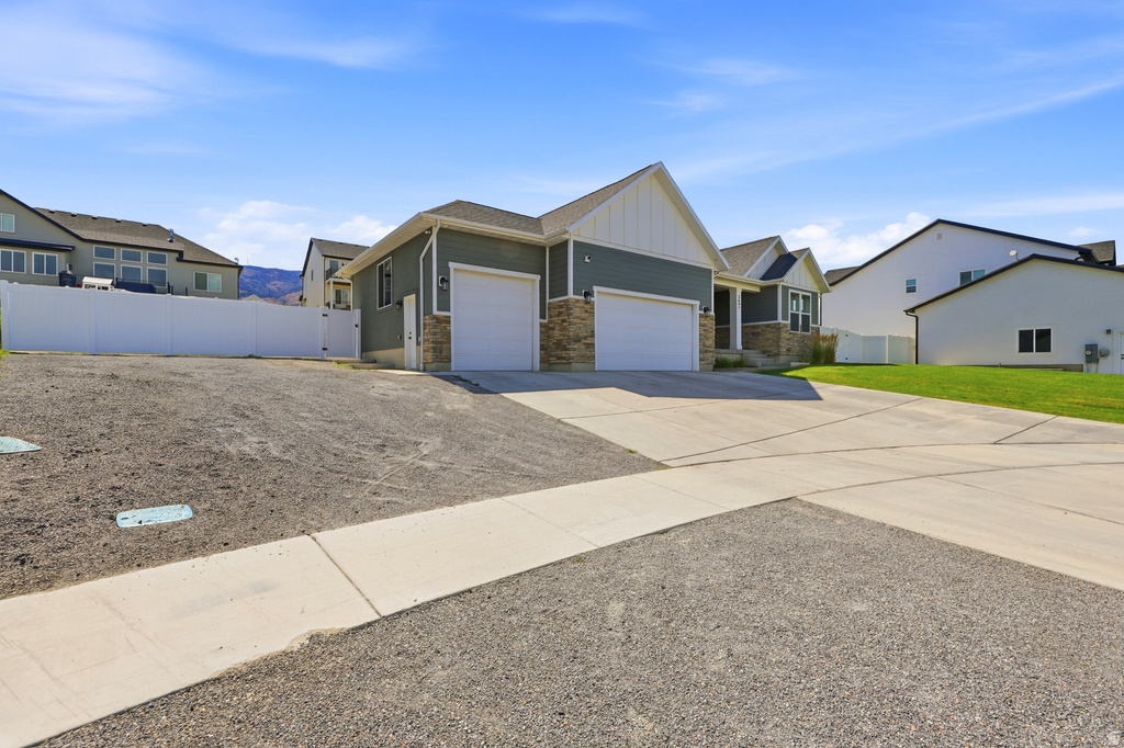3641 S HIAWATHA CIR photo 3