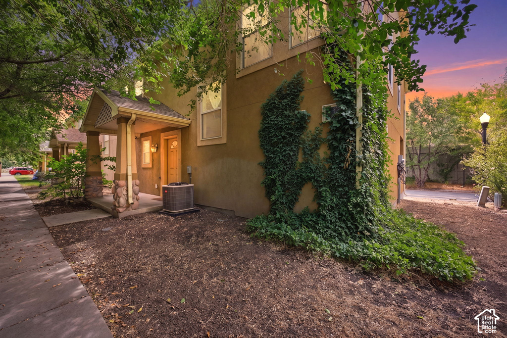422 N HODGES LN photo 3