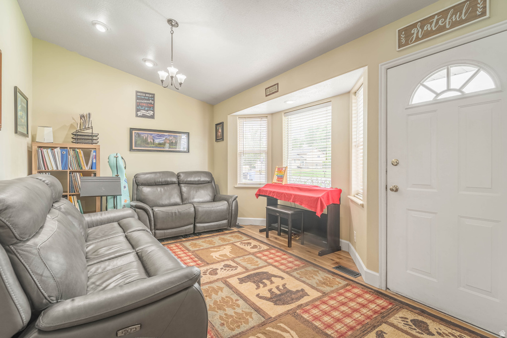 175 W 225 N photo 4