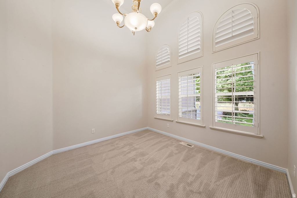 558 N BAKER LN (270 E) E photo 5