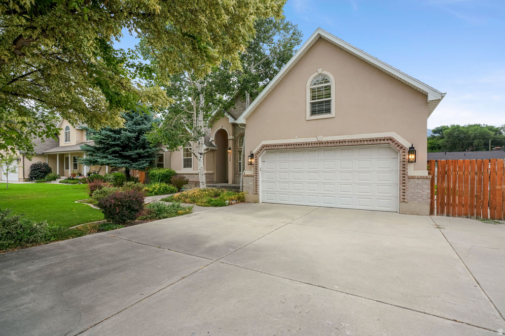 558 N BAKER LN (270 E) E photo 3