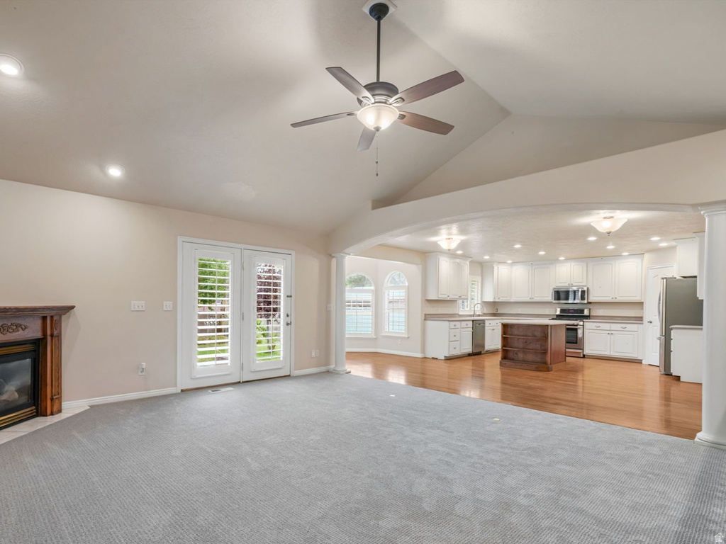 558 N BAKER LN (270 E) E photo 4