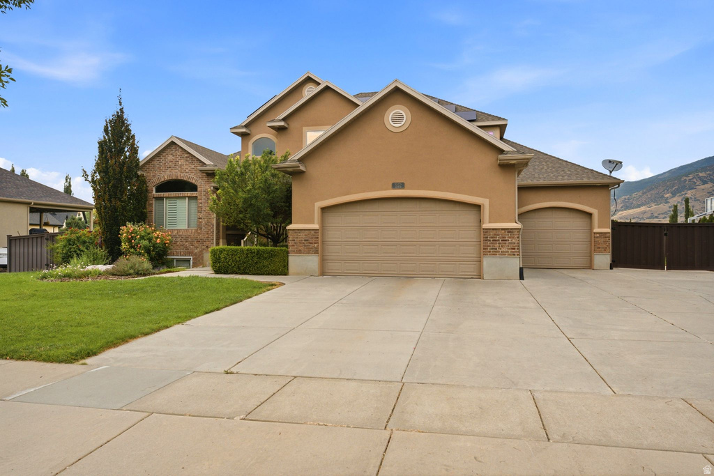 552 W MILLER WAY photo 2