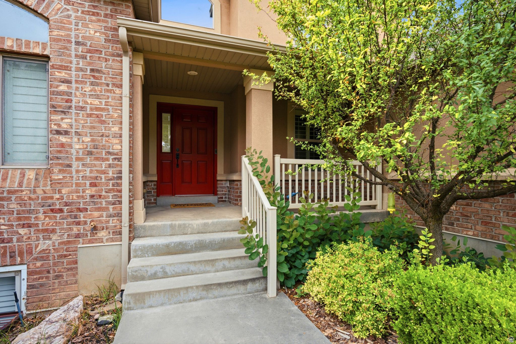 552 W MILLER WAY photo 4