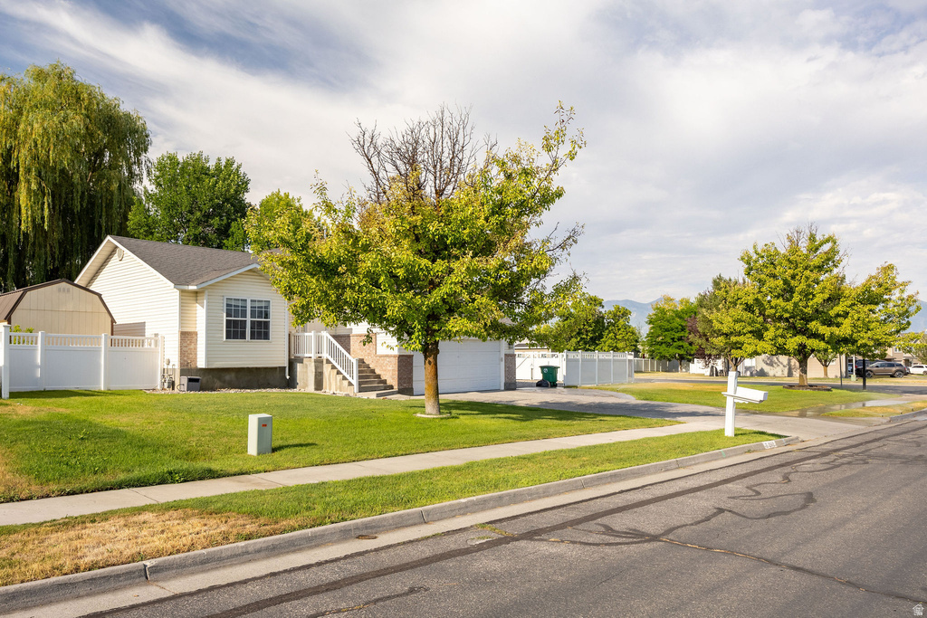 202 W 225 N photo 3