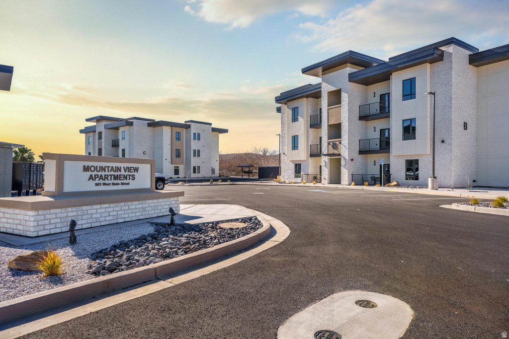 983 W State St, Hurricane, UT 84737